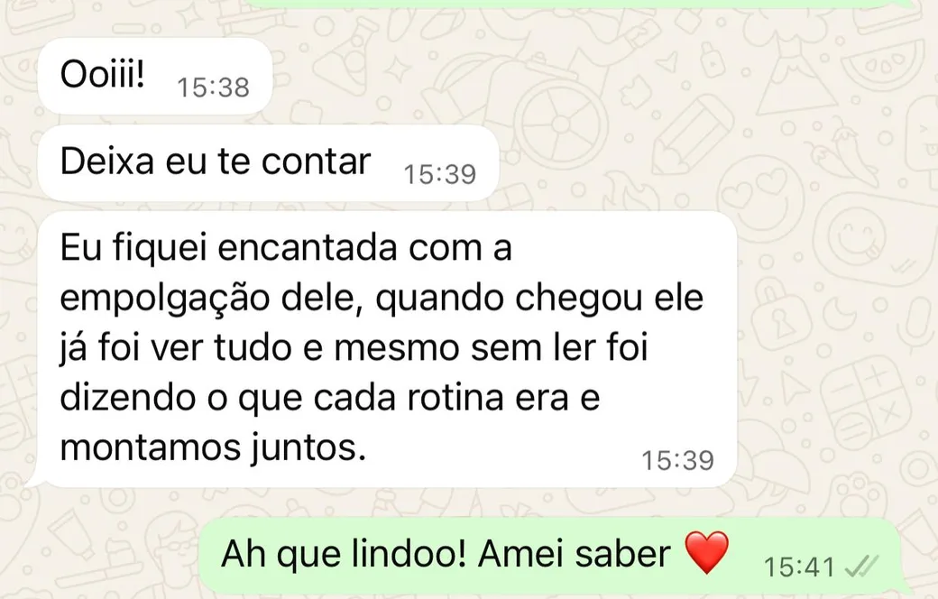 Mãe relata que ficou encantada com a empolgação do filho, que mesmo sem ler dizia cada rotina